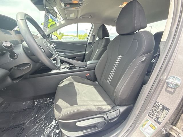 Used 2023 Silver Hyundai SEL image 11