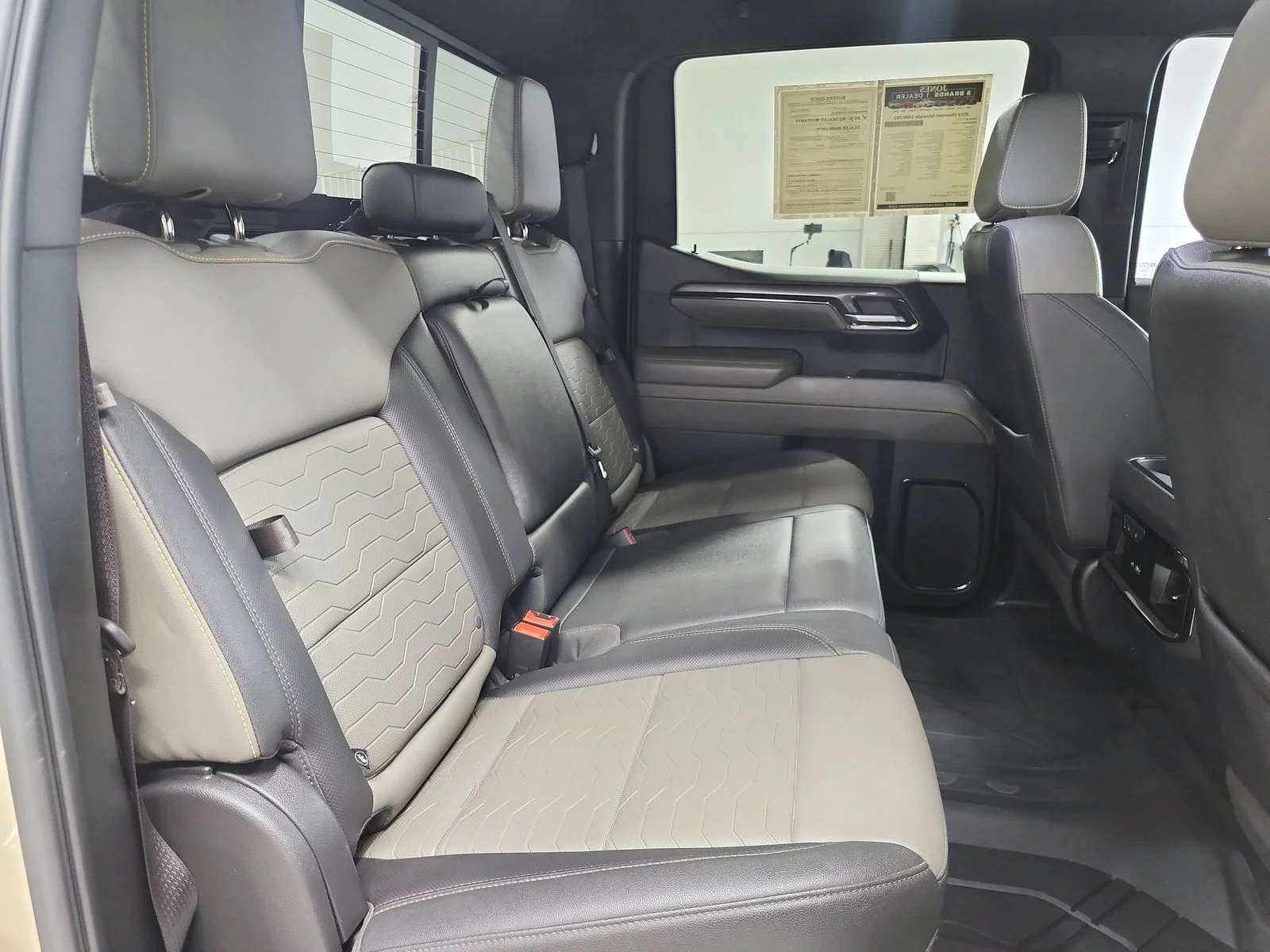Used 2023  Chevrolet ZR2 image 48