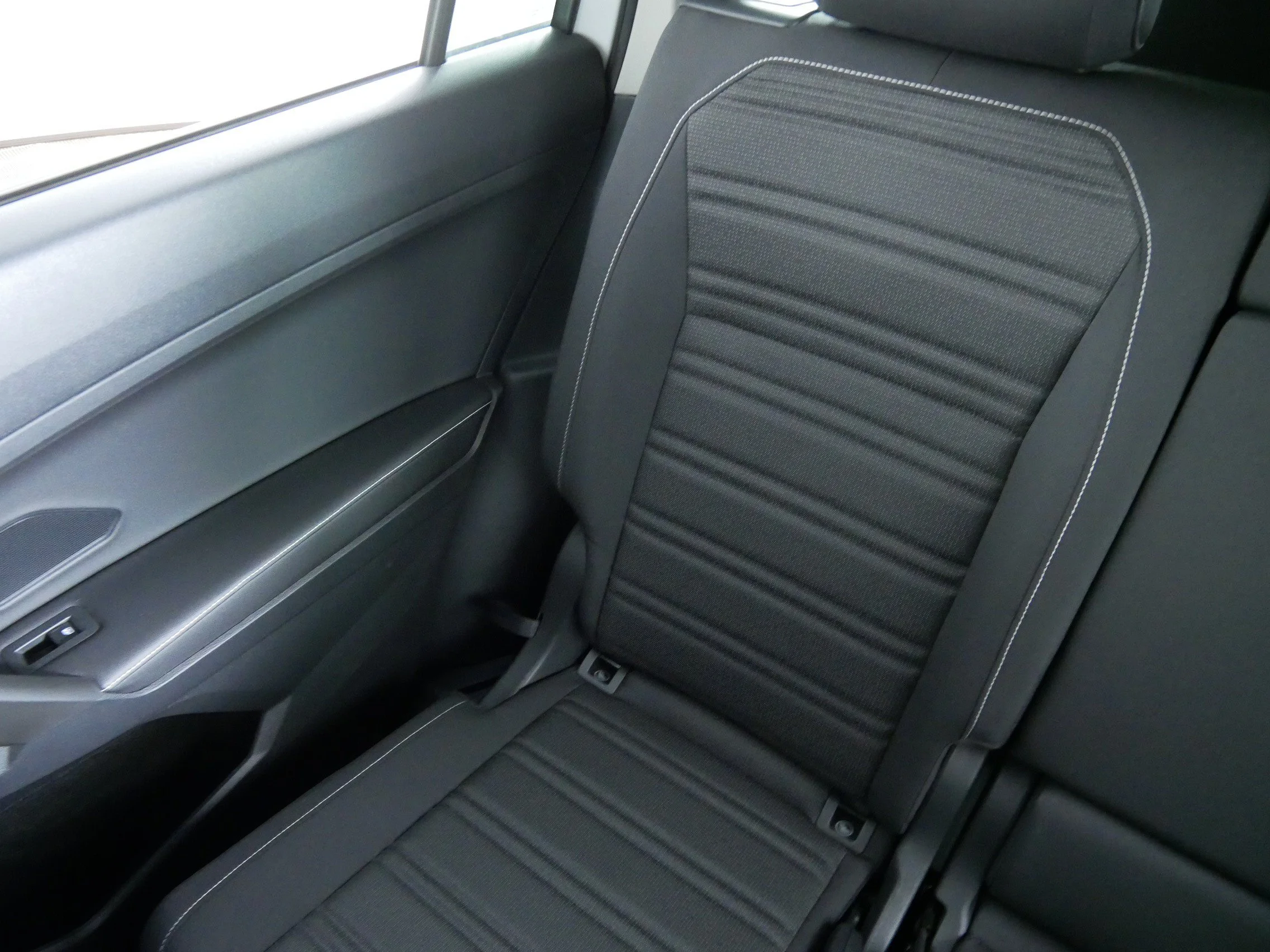 Certified Used 2022 White Volkswagen S image 12