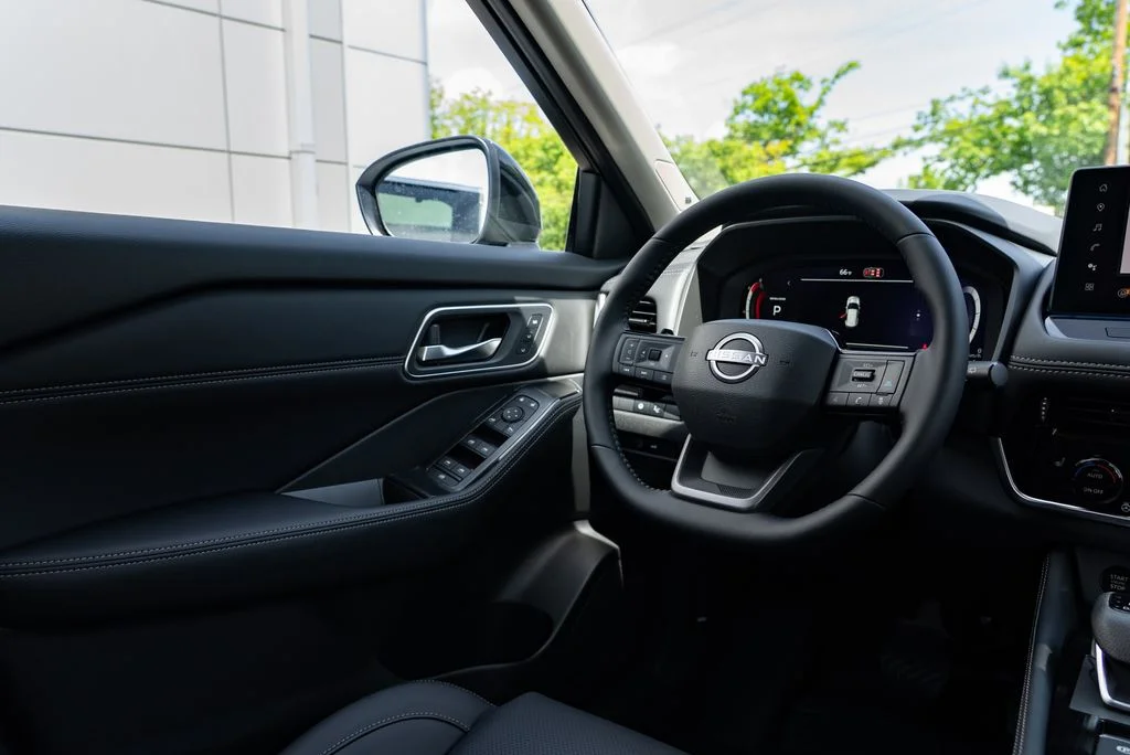 New 2026 Everest White Pearl TriCoat / Super Black Two-tone Nissan Platinum image 12