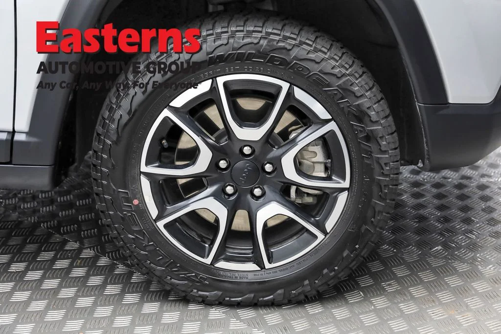 Used 2024 Silver Jeep Trailhawk image 30