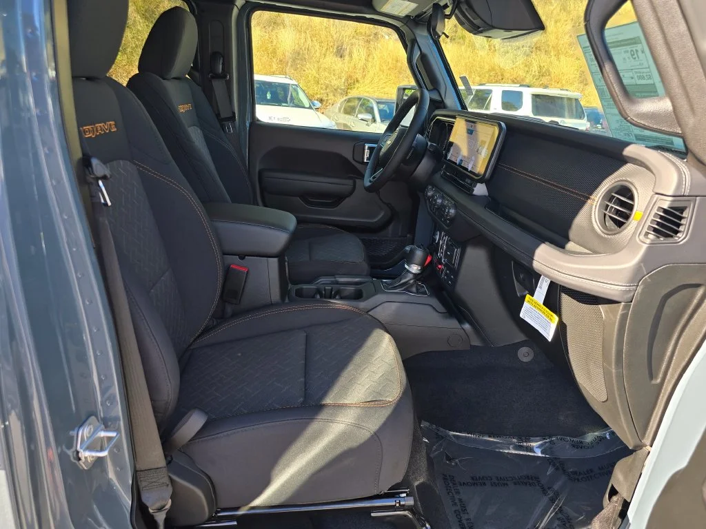 New 2026 Gray Jeep Mojave image 25