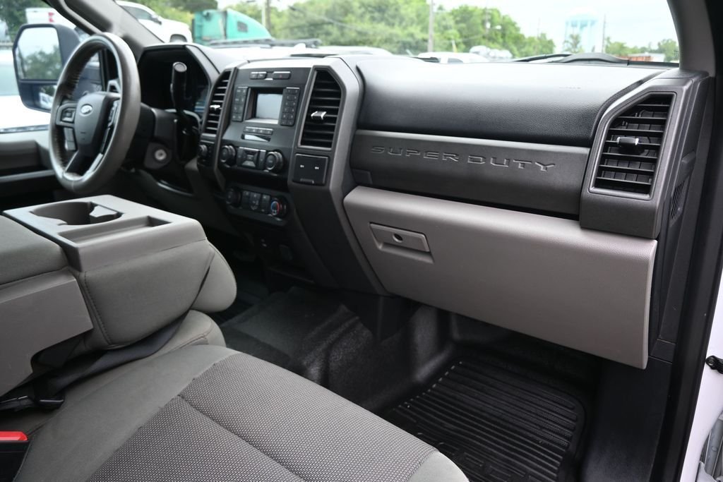 Used 2021 White Ford XL image 24