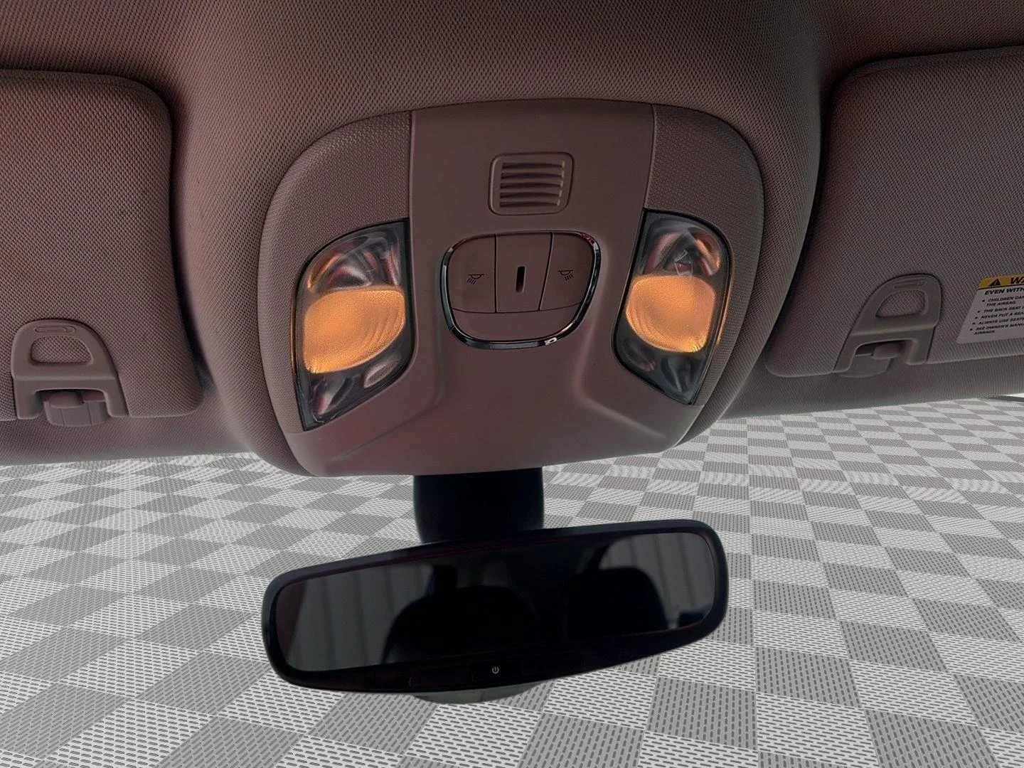 Certified Used 2019 Diamond Black Crystal Pearlcoat Jeep Latitude image 24