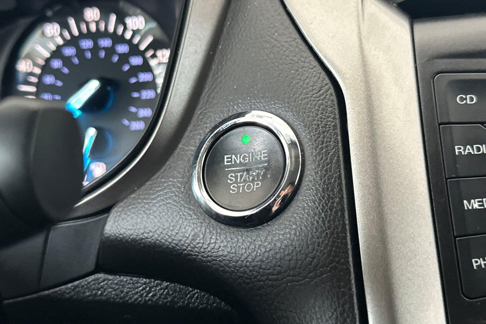 Used 2017 Magnetic Ford SE image 21