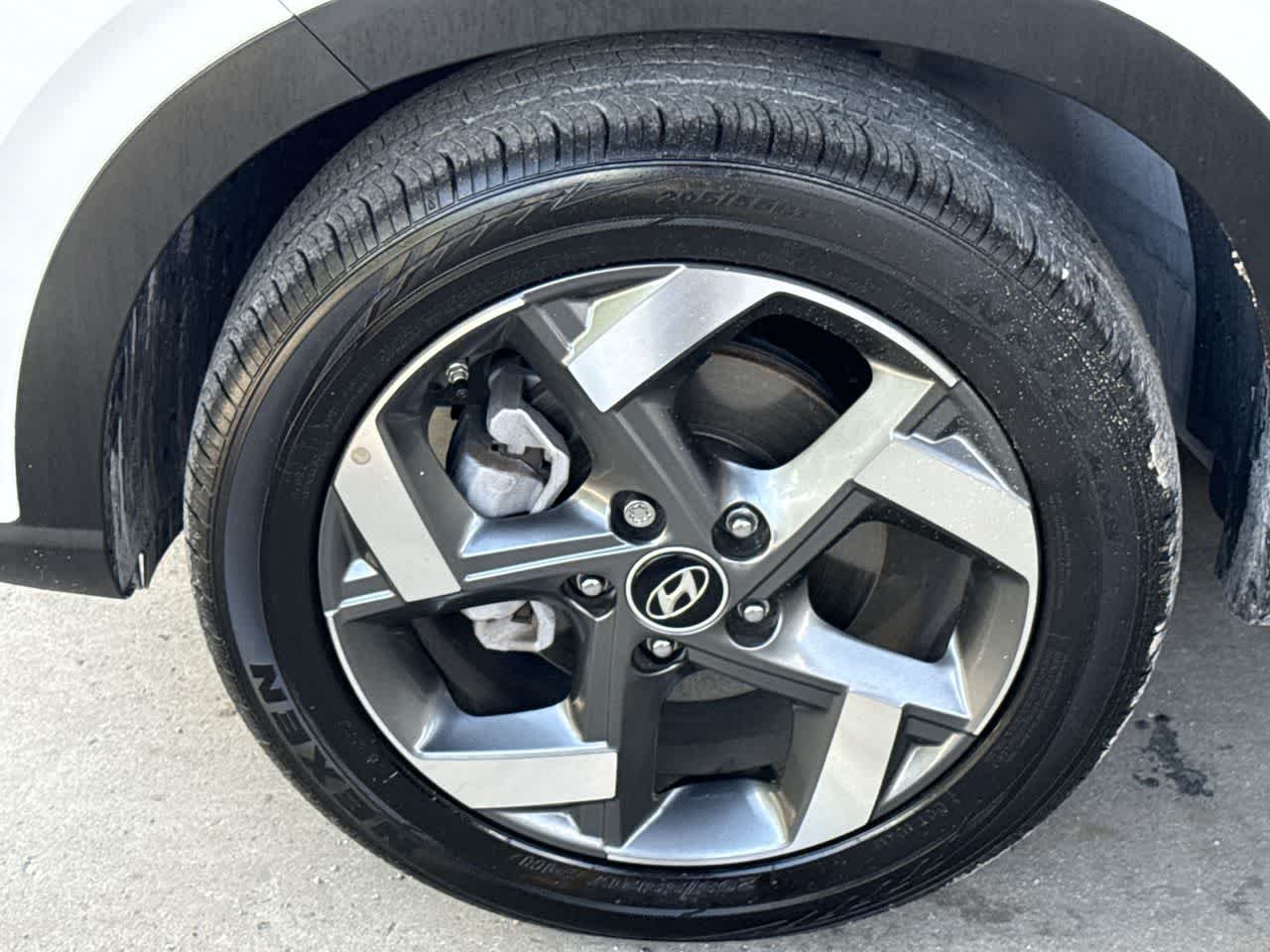 2025 Hyundai Venue SEL - Photo 11