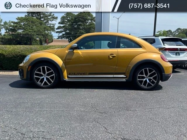 Used 2017 Sandstorm Yellow Metallic/Black Roof Volkswagen 1.8T Dune image 4
