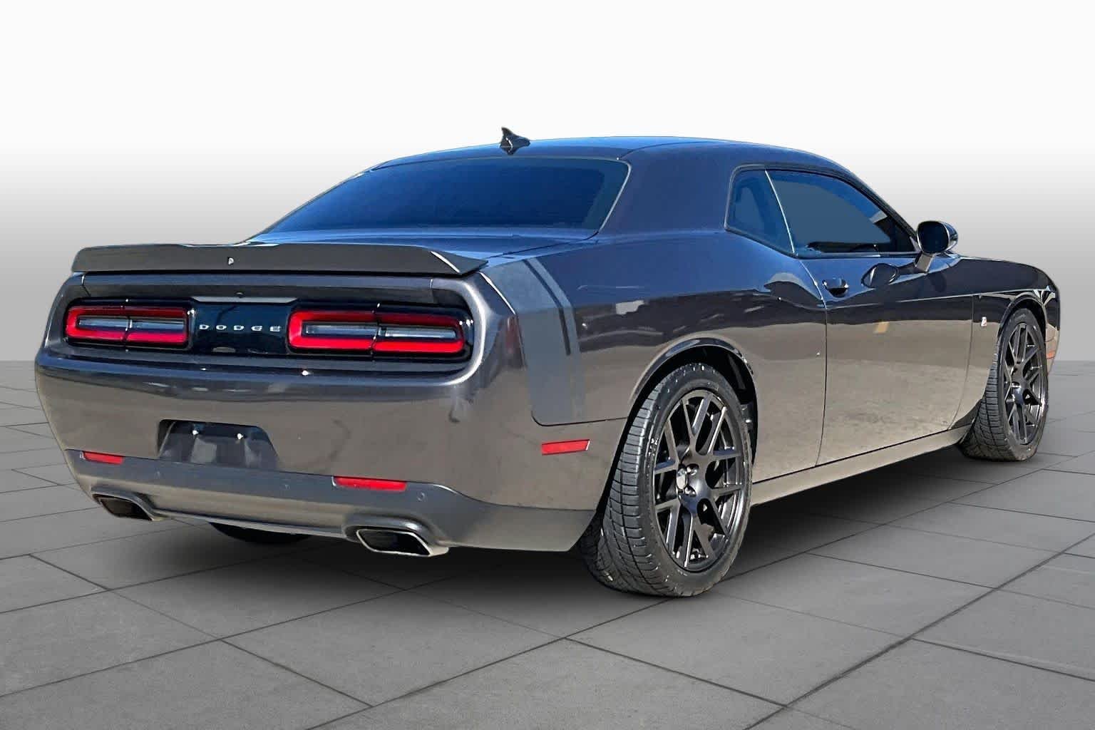 Used 2016 Granite Pearlcoat Dodge R/T Scat Pack image 13