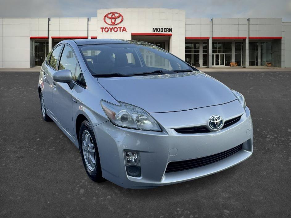 Used 2010 Silver Toyota I image 3