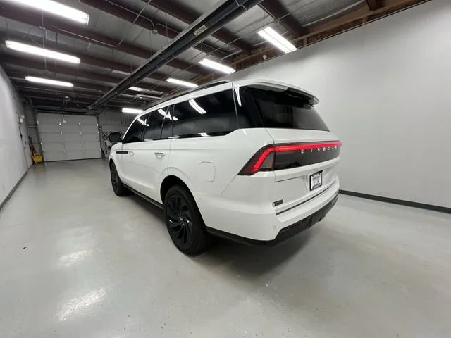 Certified Used 2026 White Lincoln Reserve image 6