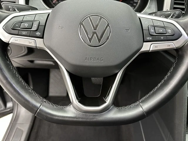 Used 2021 Gray Volkswagen 3.6L V6 SE w/Technology image 14