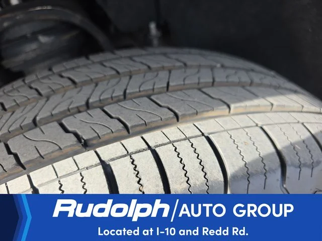 Used 2018 Onyx Black GMC Base image 22