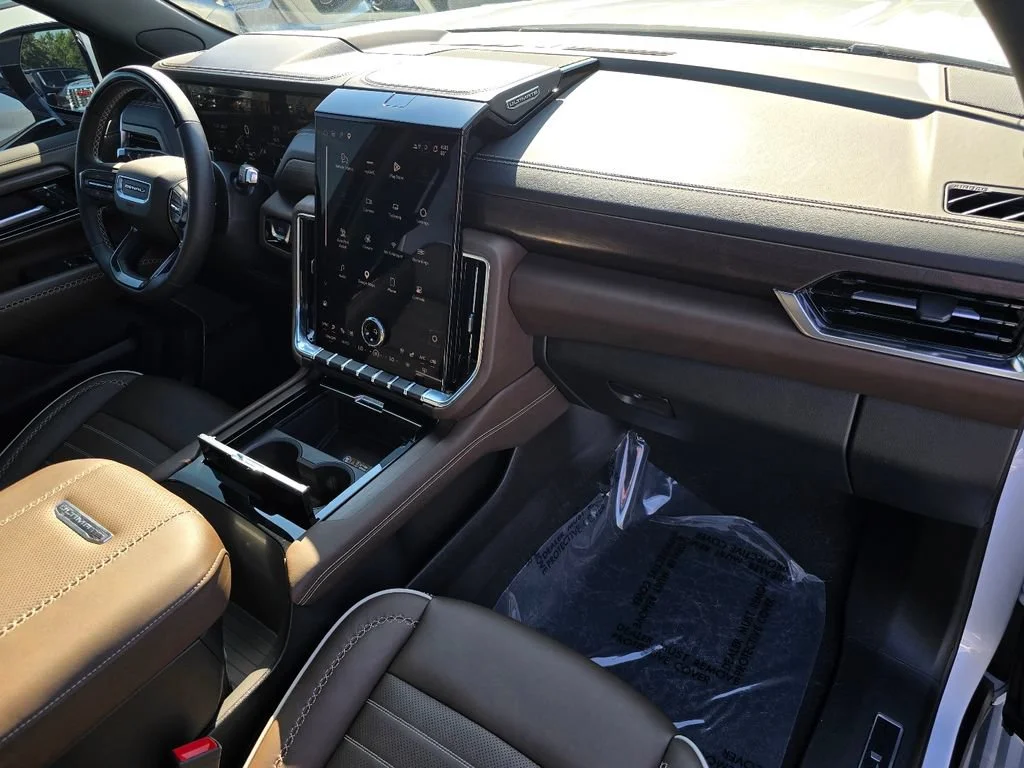 2026 GMC Yukon Denali Ultimate - Photo 32