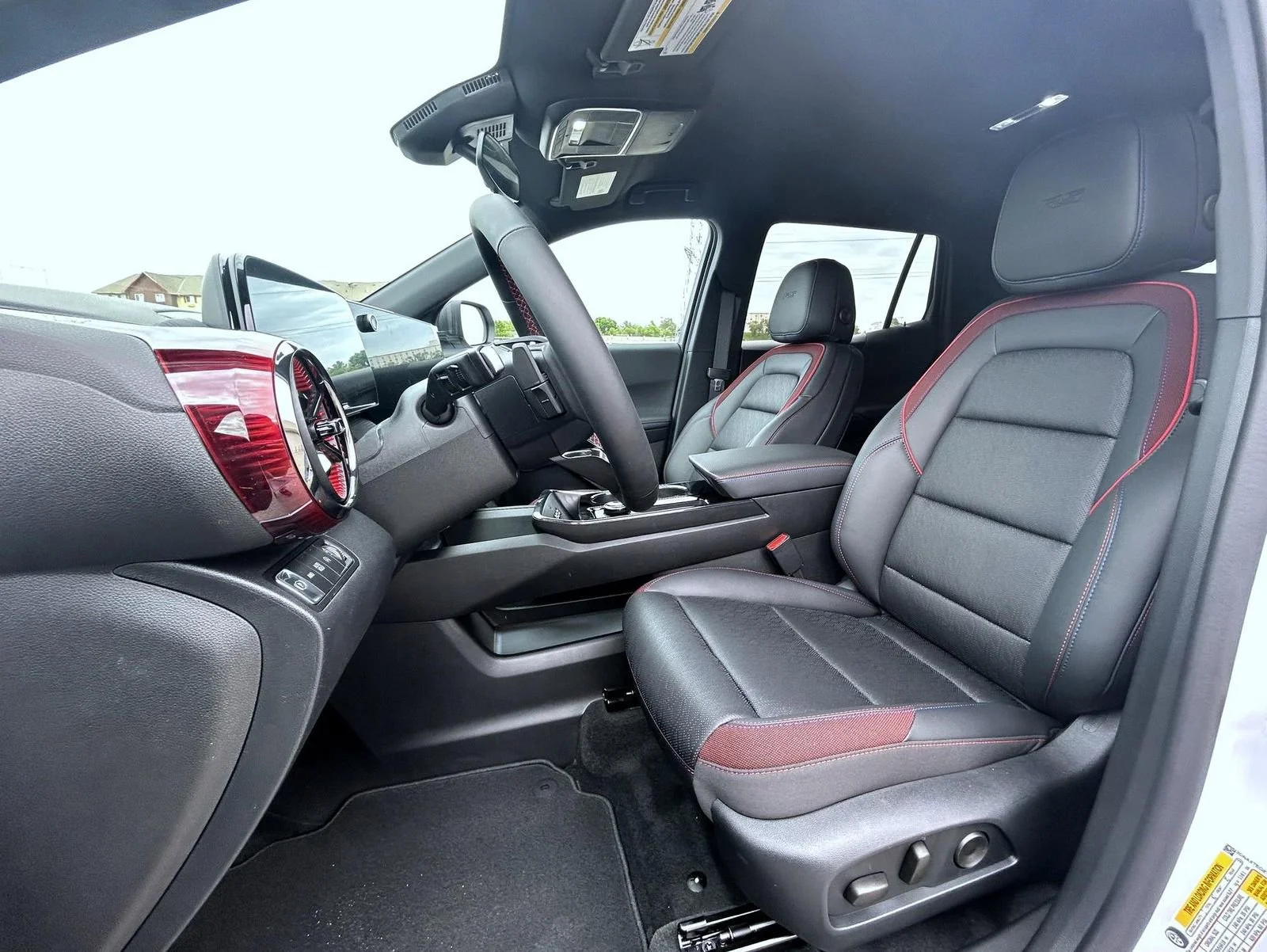 New 2026 Polar White Tricoat Chevrolet RS image 10