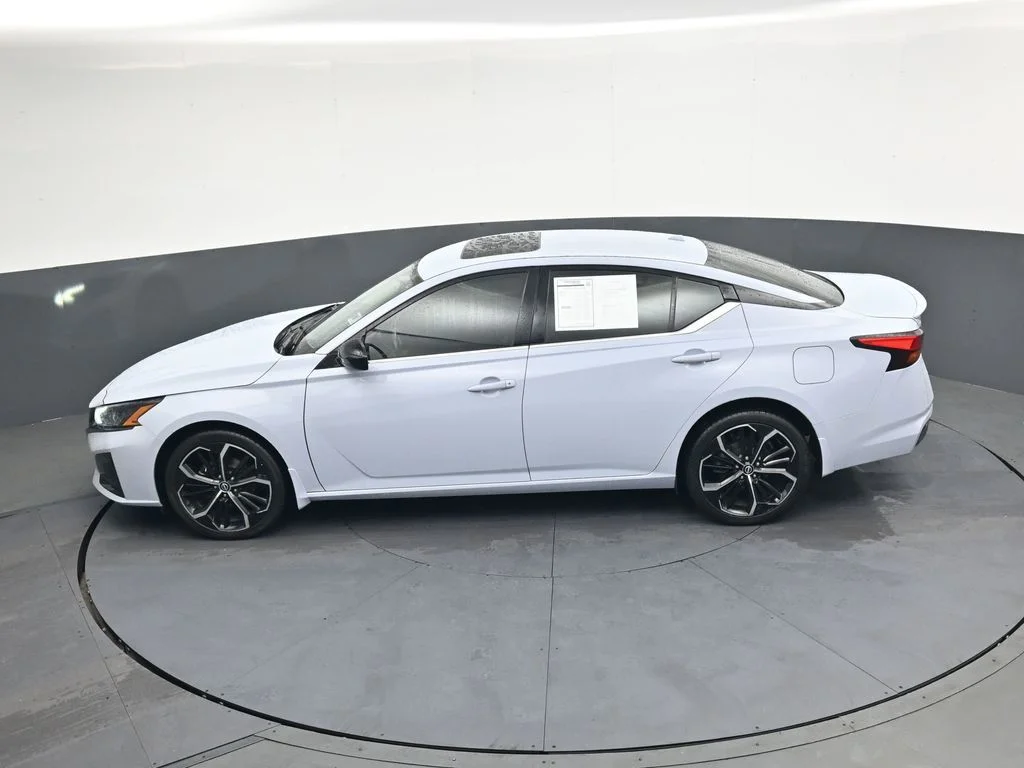 Used 2023 Gray Nissan 2.5 SR image 39