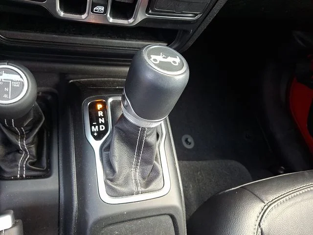 Used 2019 Red Jeep Unlimited Sahara image 15