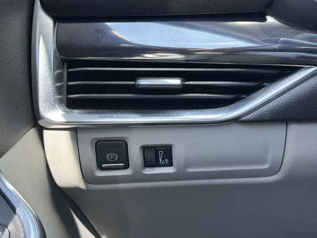 Used 2019 Silver Cadillac Luxury image 25