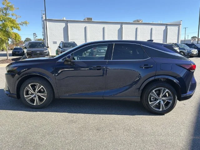 Used 2024  Lexus 350 image 10