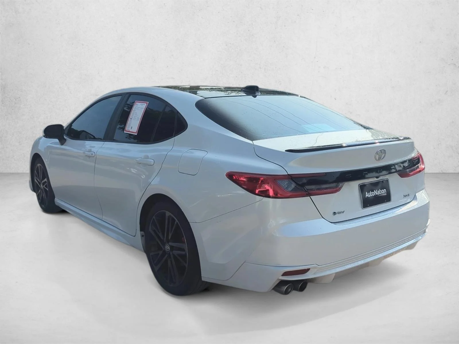 Used 2025 Wind Chill Pearl Toyota XSE image 7