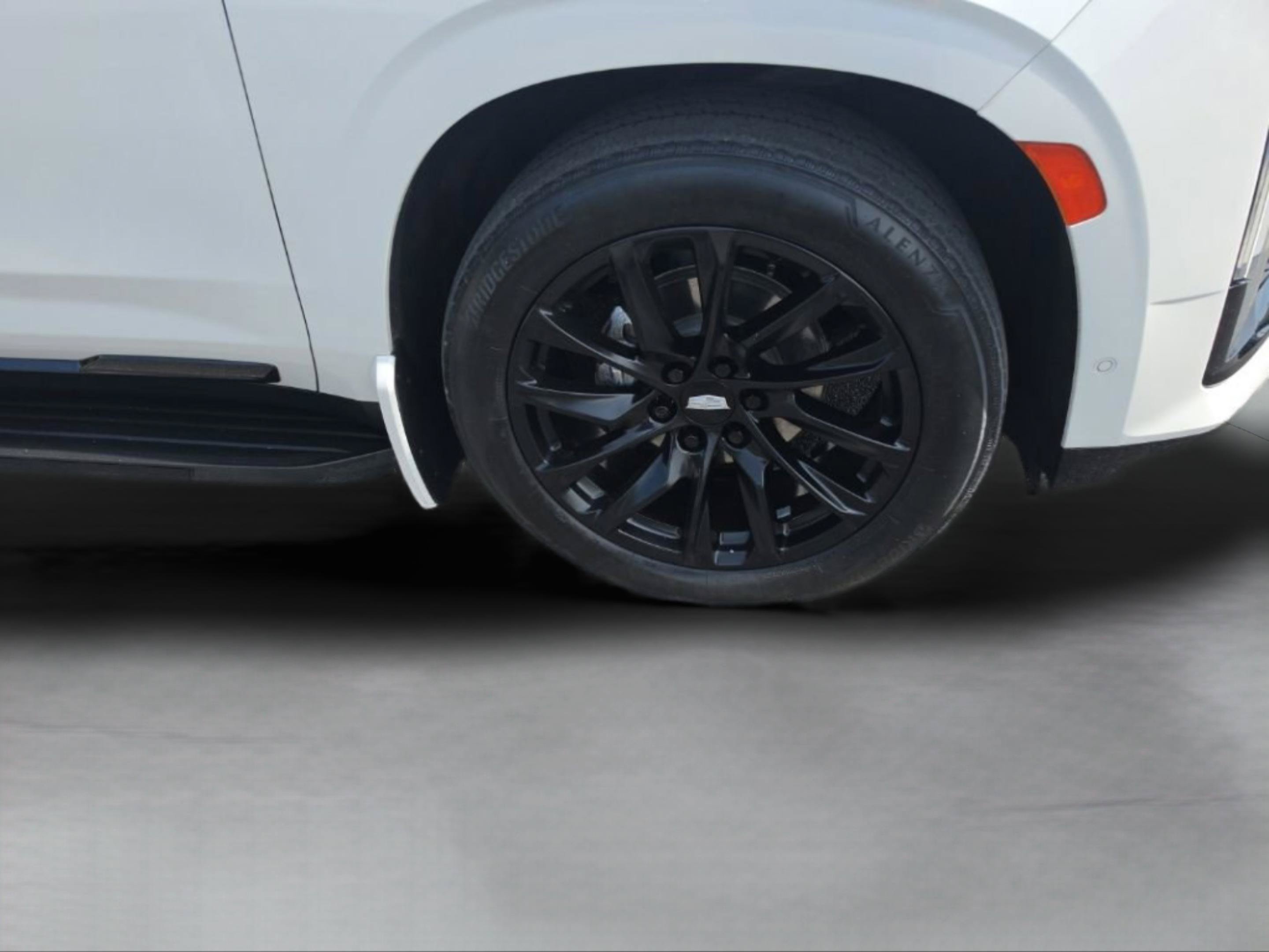 Used 2021 CRYSTAL WHITE TRICOAT Cadillac Sport Platinum image 14
