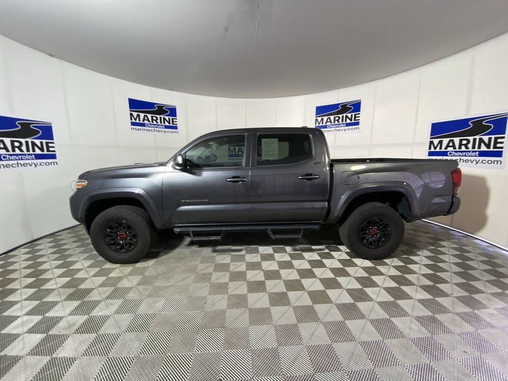 Used 2022 Gray Toyota SR5 V6 image 13