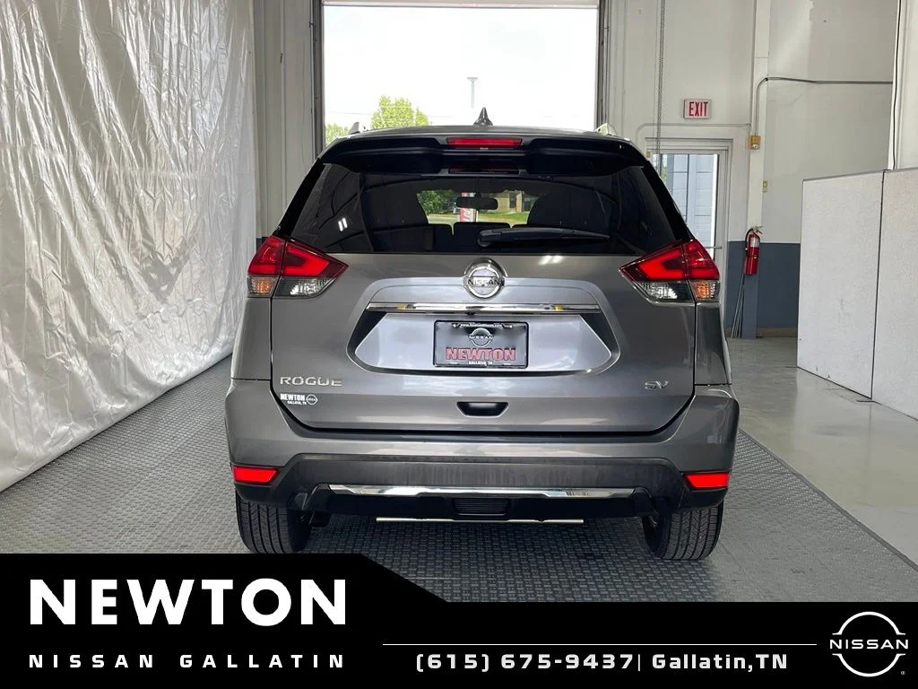 Used 2018 Gun Metallic Nissan SV image 5
