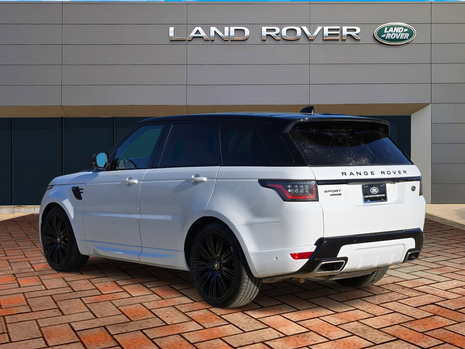 Used 2019 Fuji White Land Rover Dynamic image 6