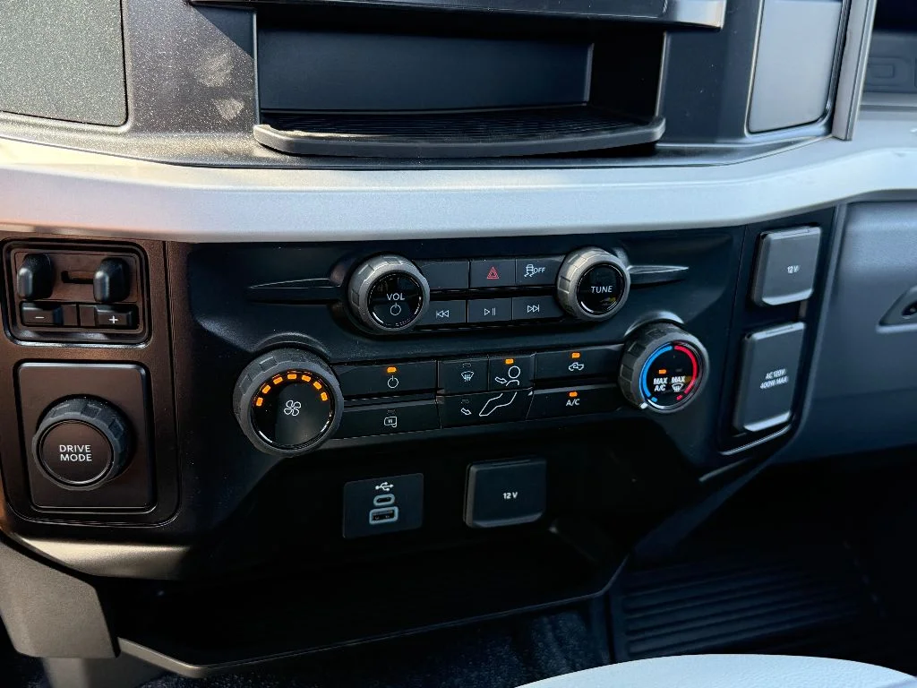 2025 Ford F-450 Super Duty Chassis Cab XL - Photo 16