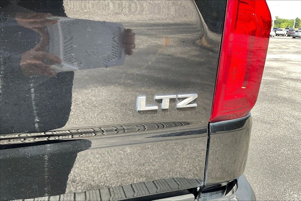 Used 2022 Black Chevrolet LTZ image 27