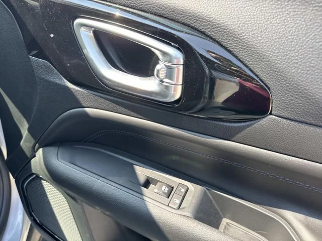 New 2026 Silver Jeep Latitude image 17