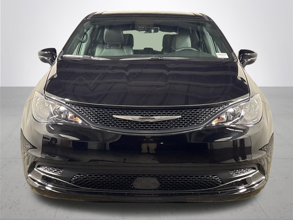 New 2026 Diamond Black Crystal Pearl-Coat Exterior Paint Chrysler LX image 3