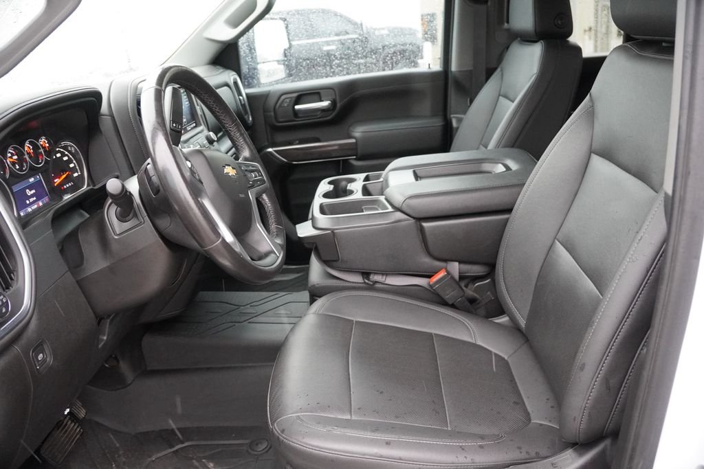 Used 2022 White Chevrolet LTZ image 4