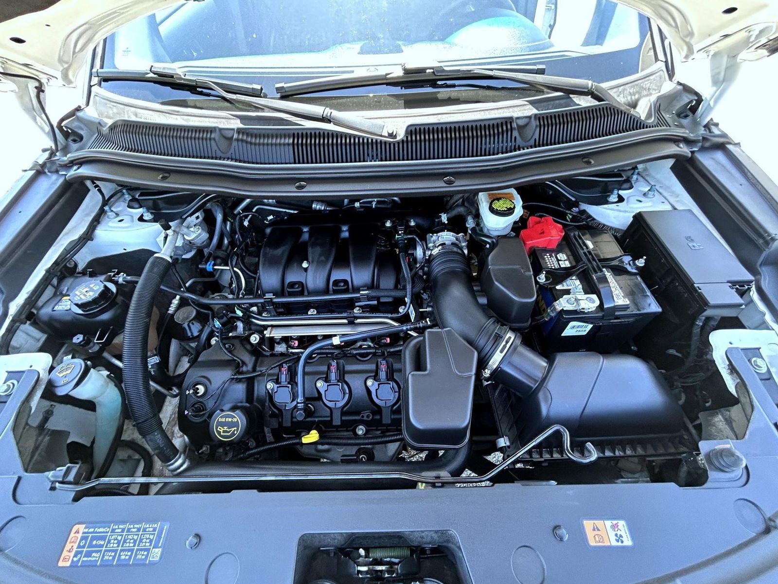 Used 2016 White Ford Limited image 26