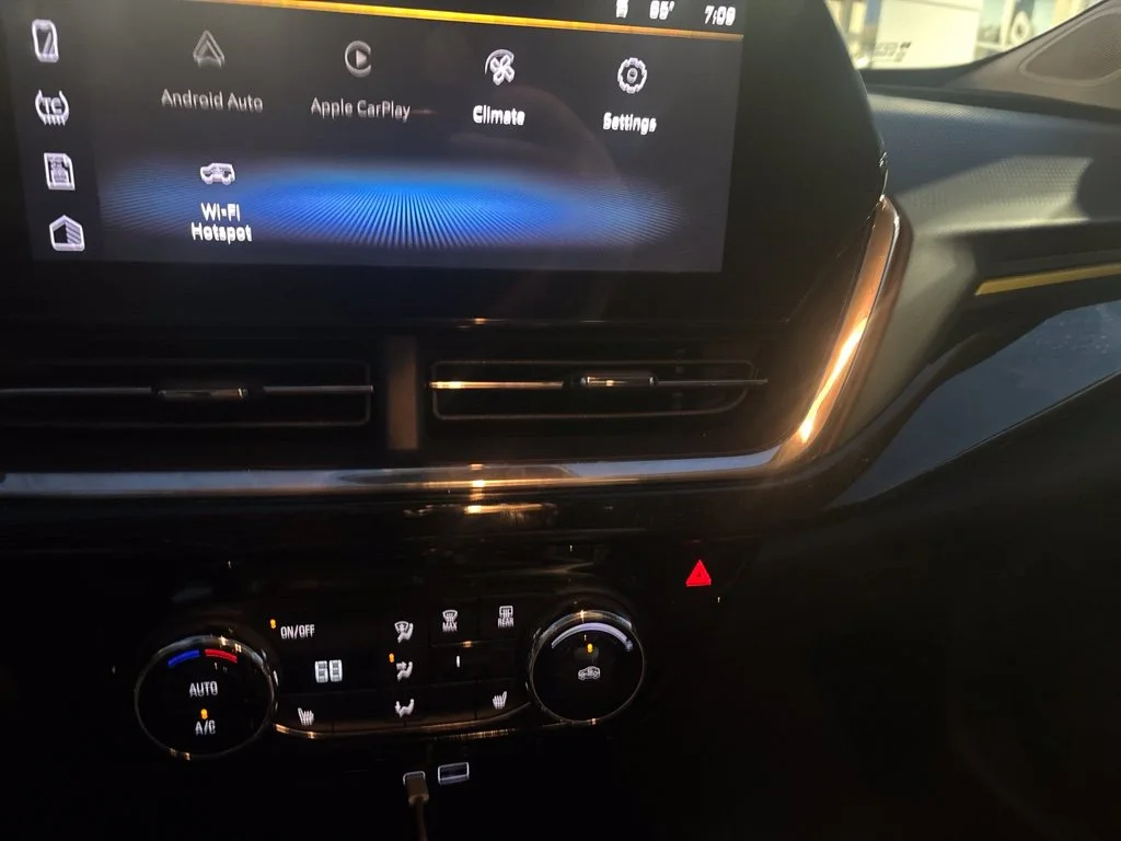 Used 2025 Green Chevrolet ACTIV image 10