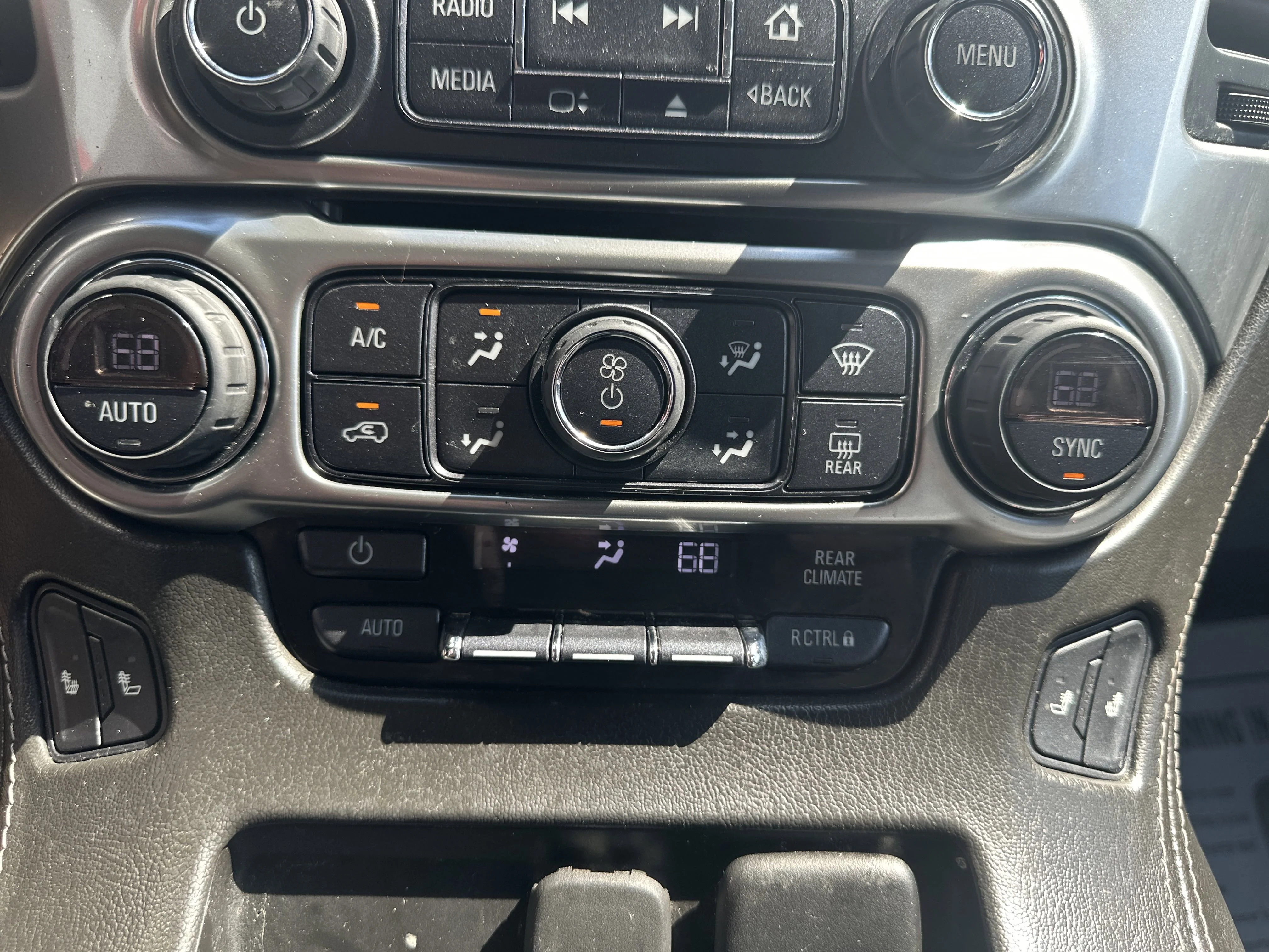 2020 Chevrolet Tahoe LT - Photo 18