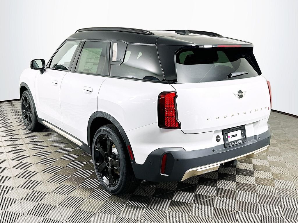 Used 2027 White Metallic MINI  image 7