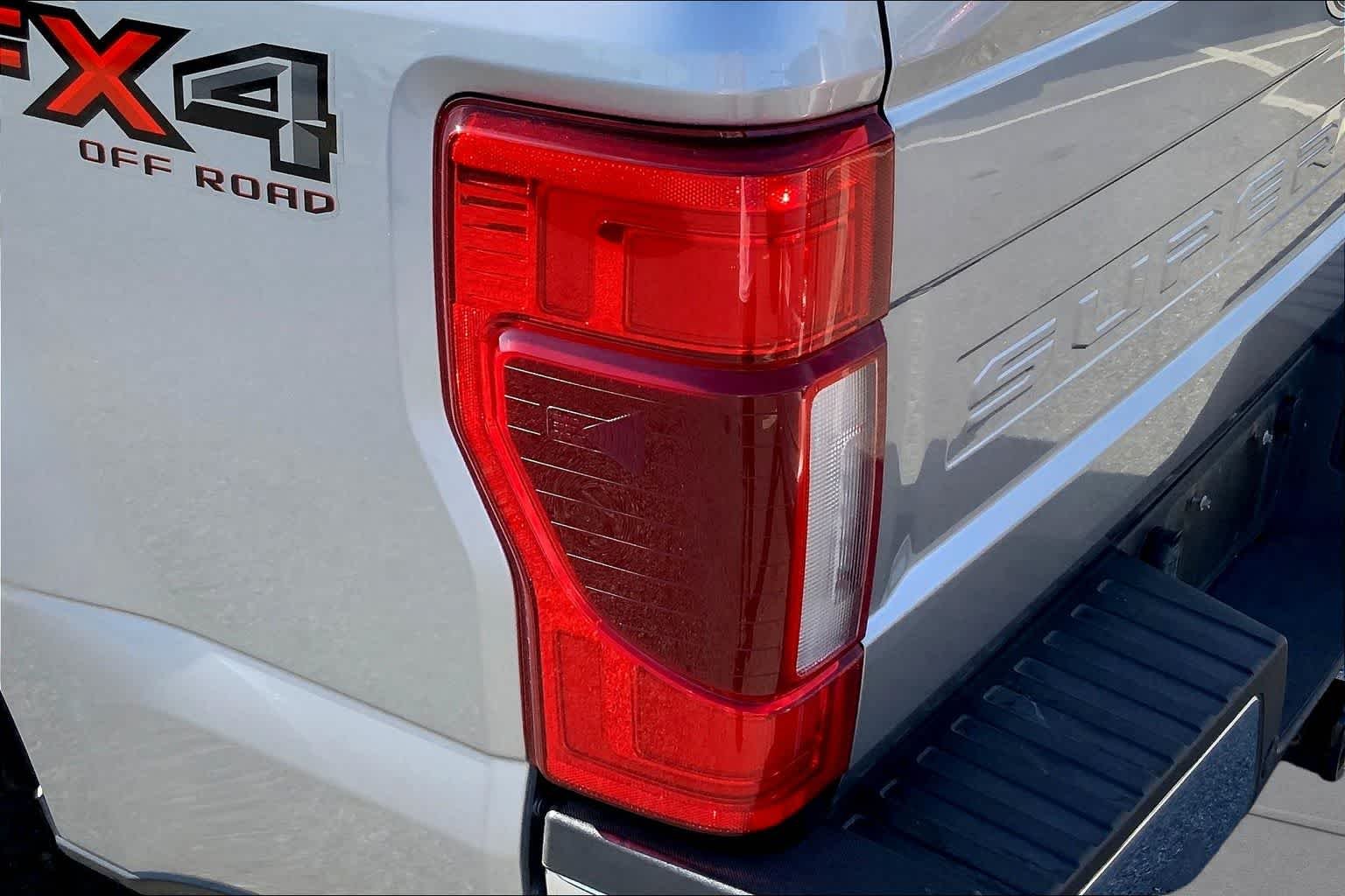 Used 2020 Iconic Silver Metallic Ford LARIAT image 26