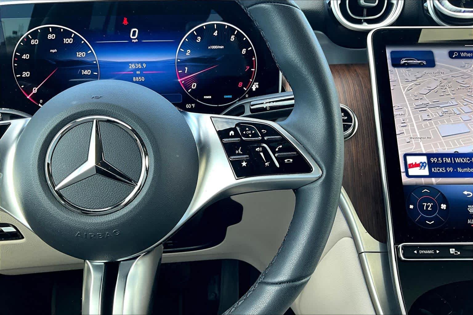 Used 2025 Polar White Mercedes-Benz GLC 300 image 25