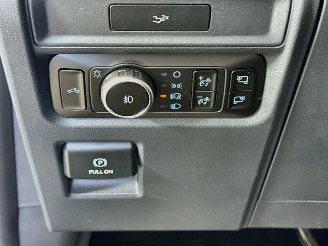 New 2026 Oxford White Ford XLT image 42