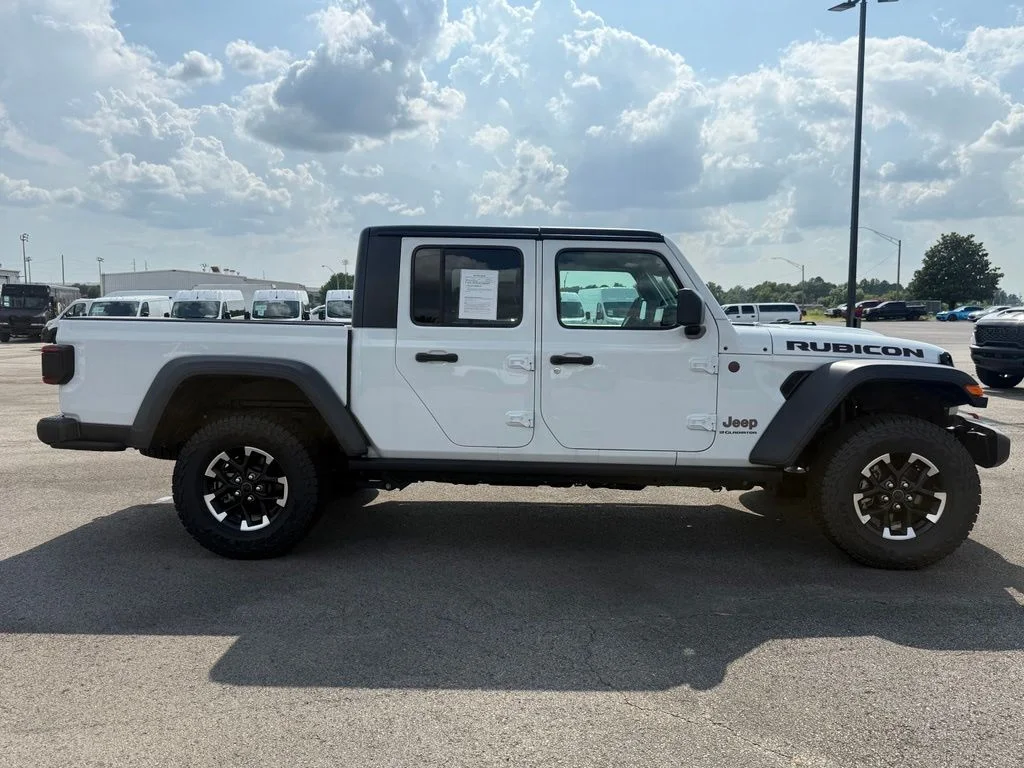 Used 2026 White Jeep Rubicon image 9