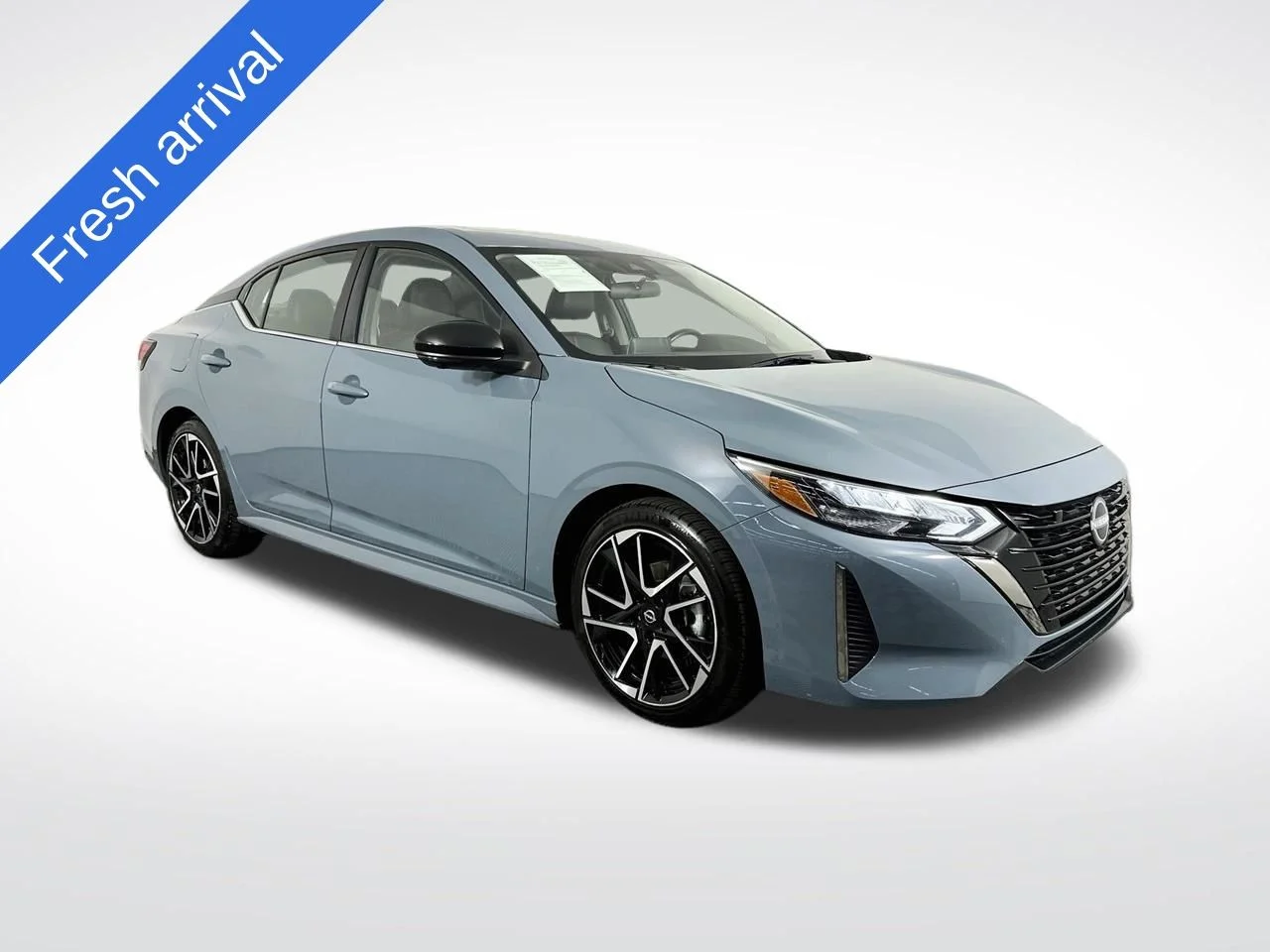 Used 2025 Atlantic Gray Metallic Nissan SR image 1