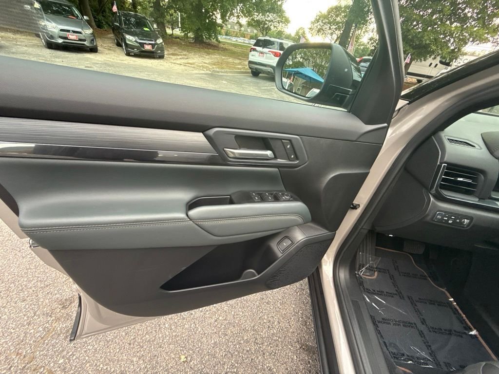 Used 2026  GMC AT4 image 15