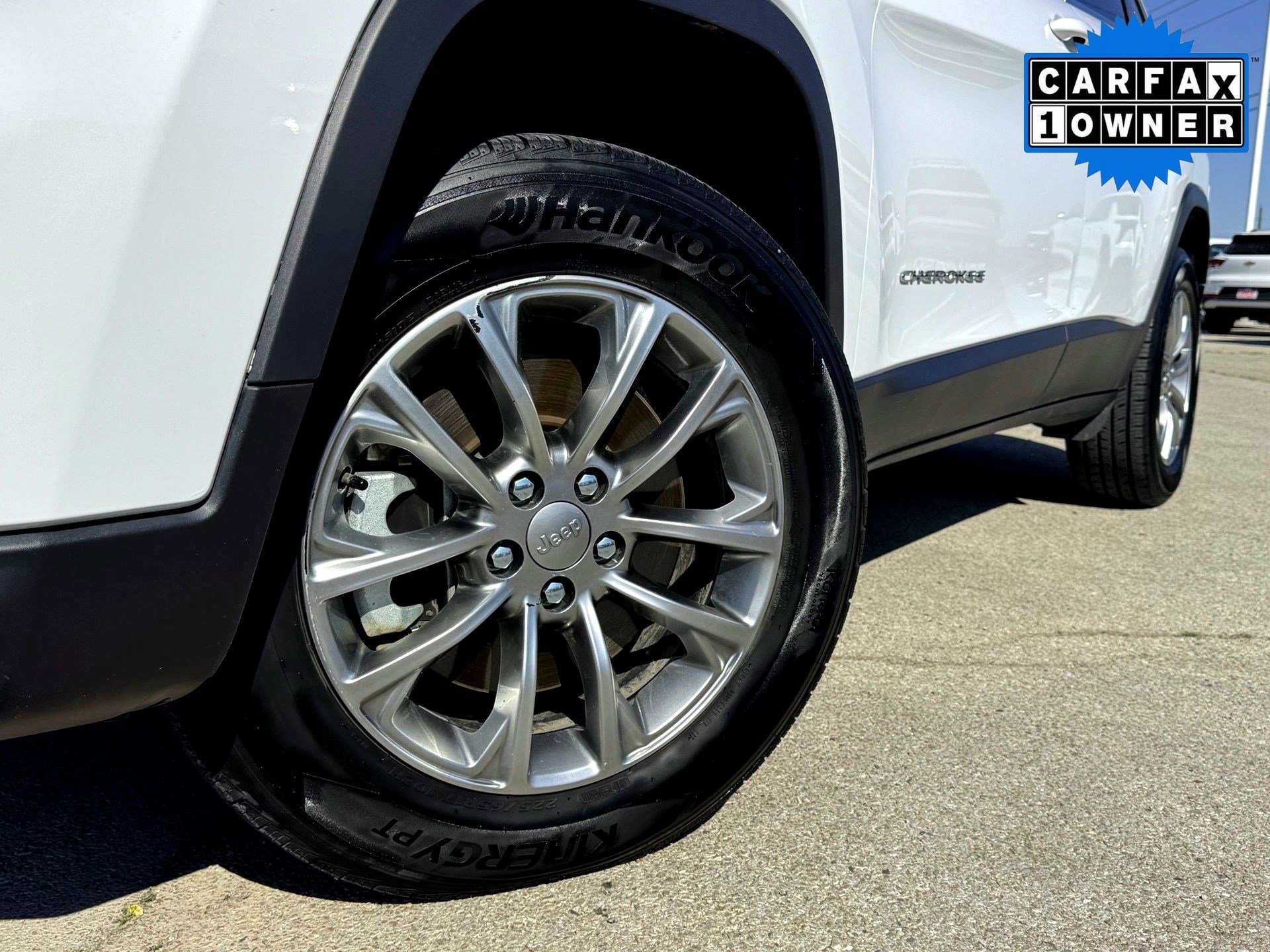 Used 2022 Jeep Cherokee Latitude Lux with VIN 1C4PJMMX7ND500439 for sale in Hutto, TX