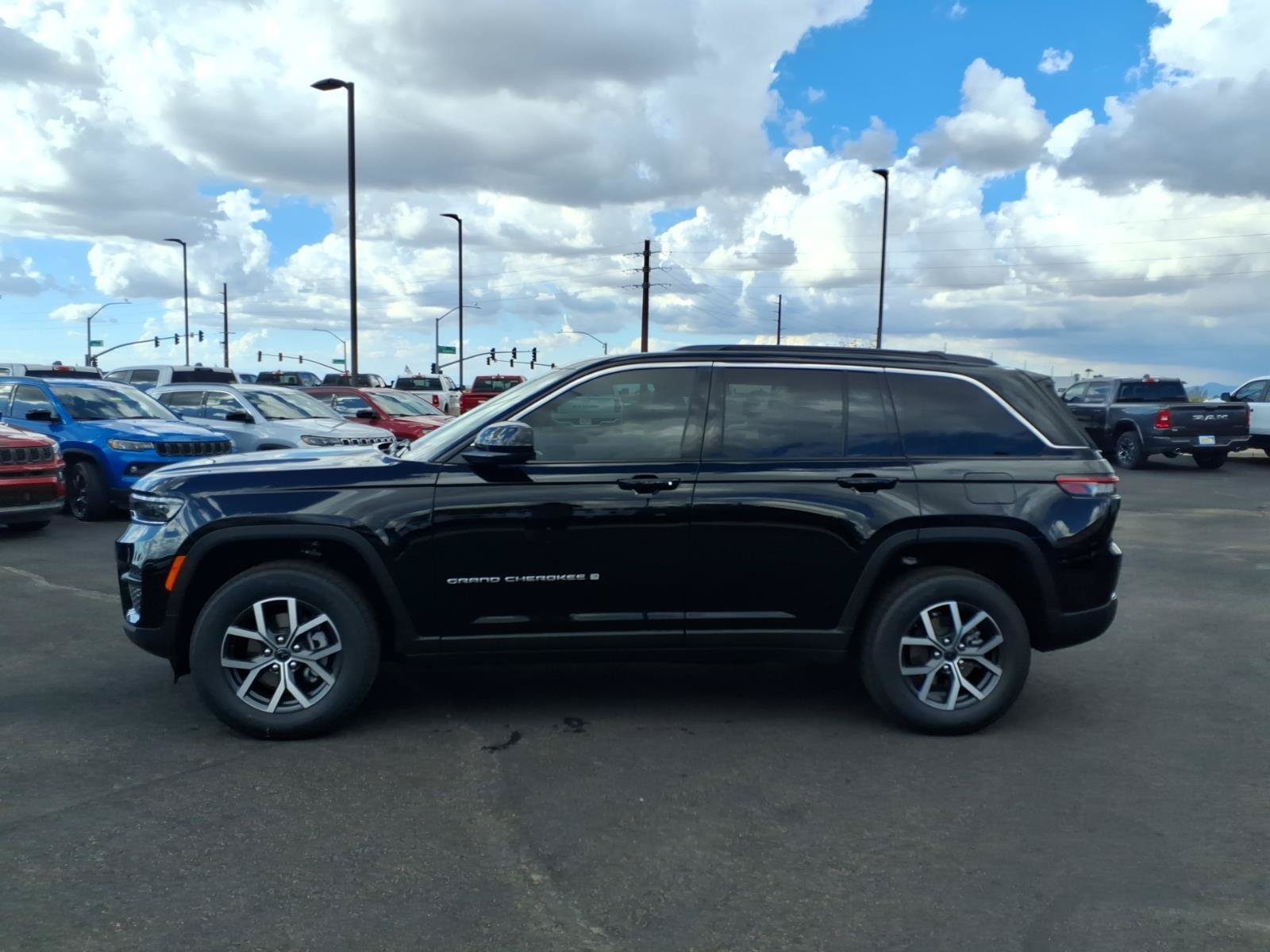 New 2027 High-Gloss Black Paint Jeep Laredo X image 3