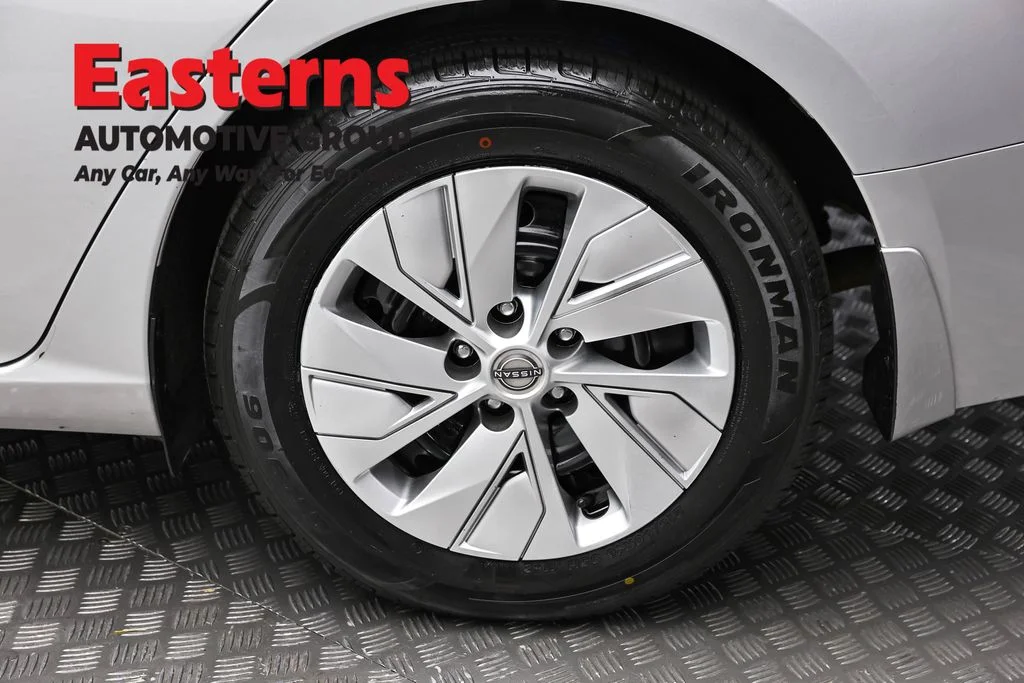 Used 2023 Silver Nissan 2.5 S image 8