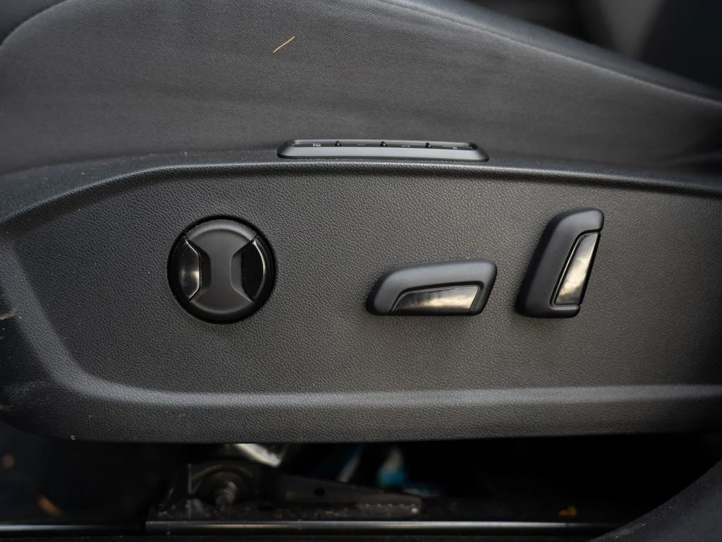 Used 2023 Gray Volkswagen Pro S image 20