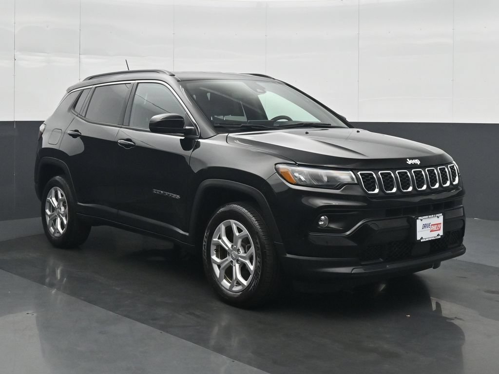 Used 2024 Black Jeep Latitude image 9