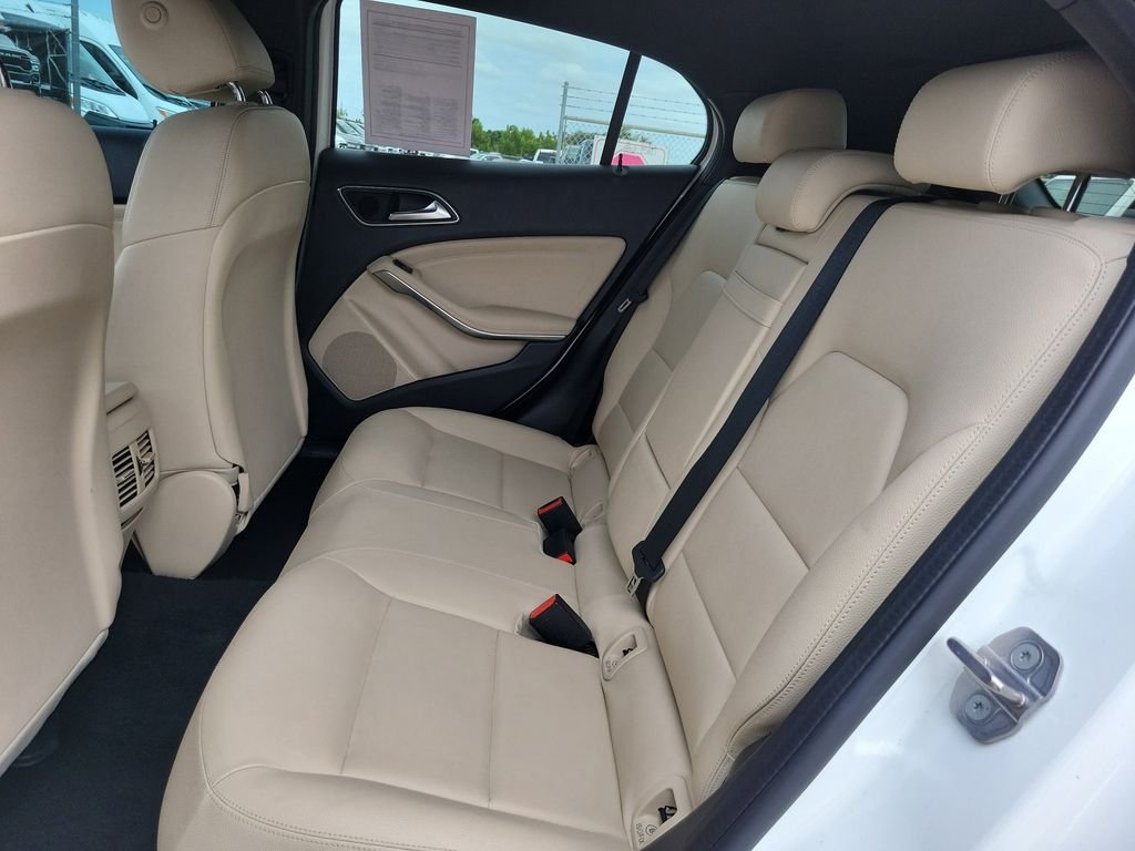 Used 2020 White Mercedes-Benz GLA 250 image 13