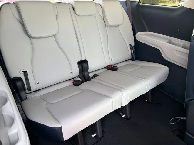 2027 Kia Carnival SX - Photo 24