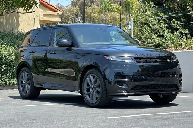 New 2026 Santorini Black Land Rover Dynamic SE image 7